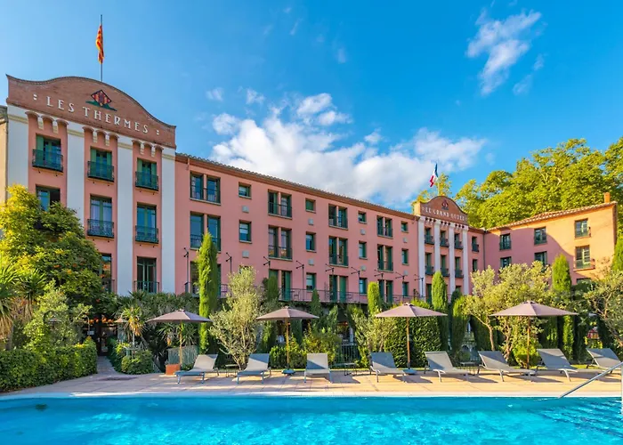 Les Pyrenees - Le Grand Hotel & Le Chateau